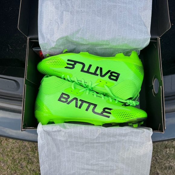 Green Battle Football Cleats - Picture 6 of 7